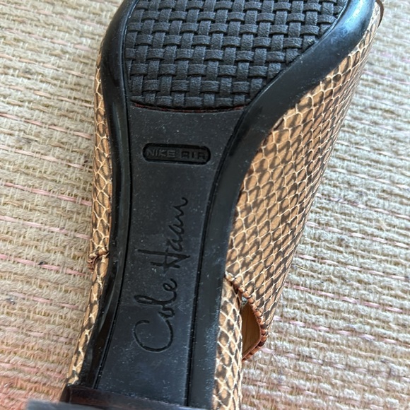 Cole Haan Snakeskin Kitten Heels 7.5 - Picture 10 of 12